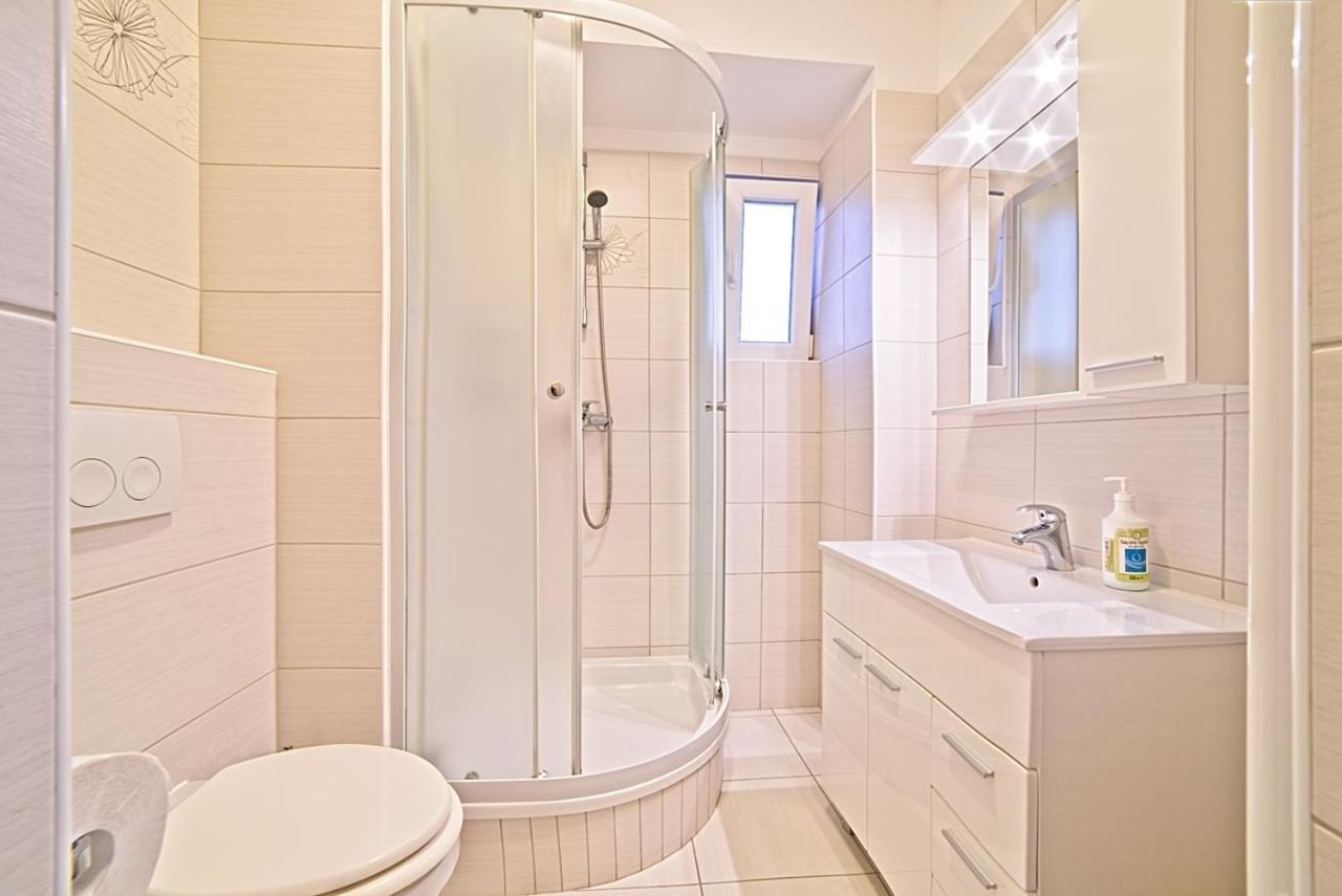 Studio Apartments Peric Rab Kampor Kültér fotó