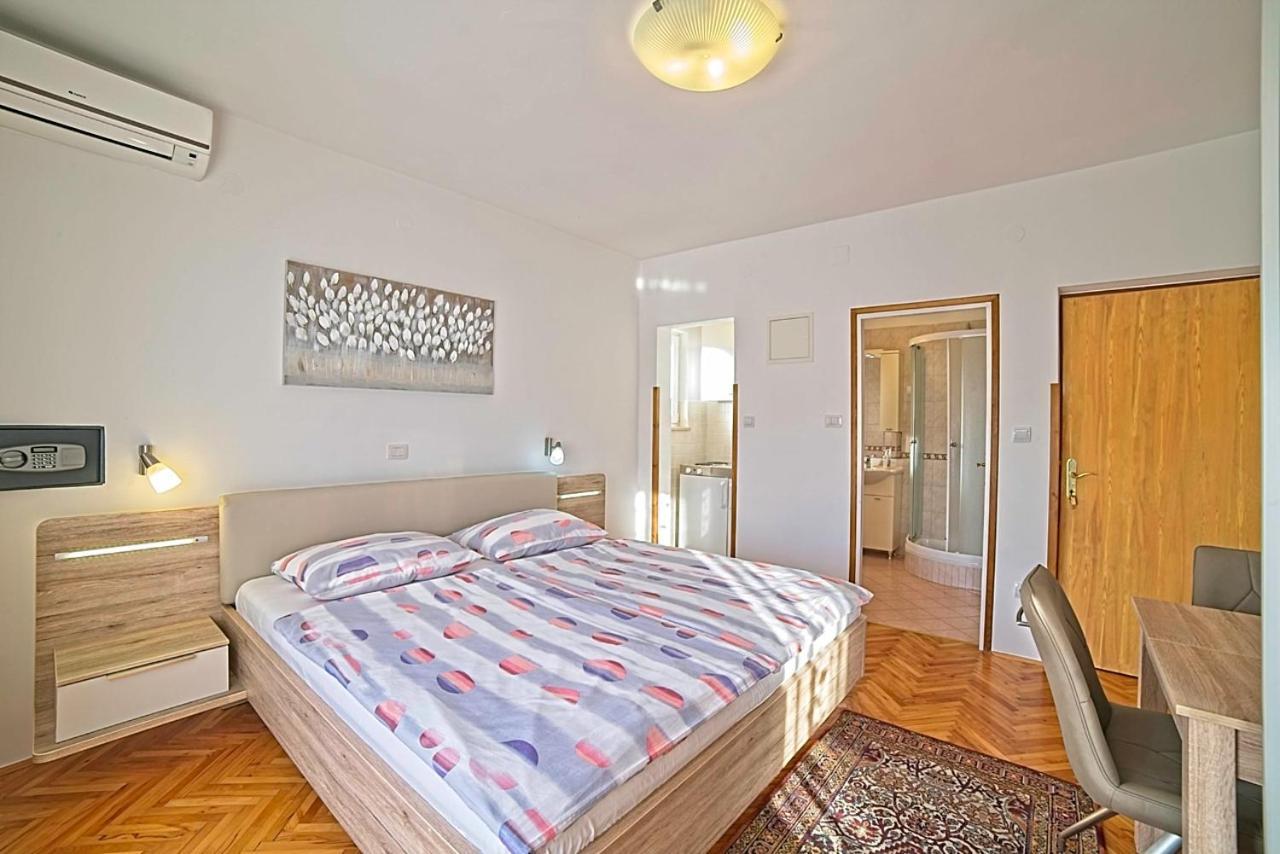 Studio Apartments Peric Rab Kampor Kültér fotó